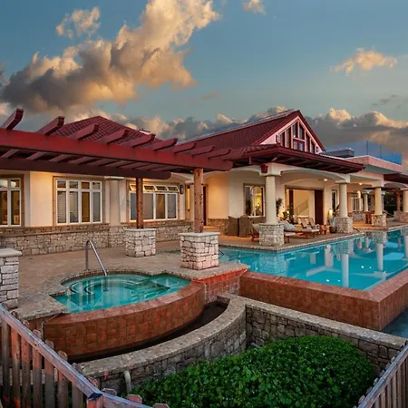 Luxury Kona Mansion - Infinity Pool & Epic Views别墅